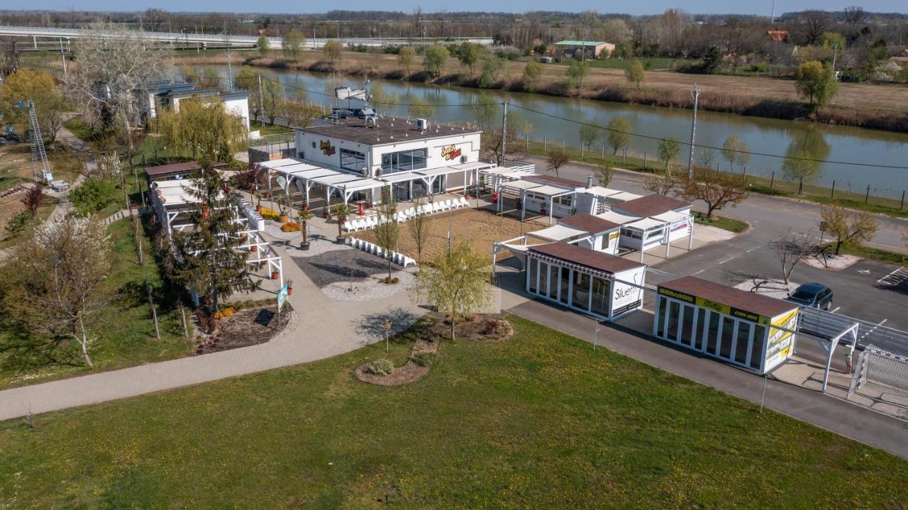 Sun City Vizisport Paradicsom Hodmezovasarhely Exterior photo