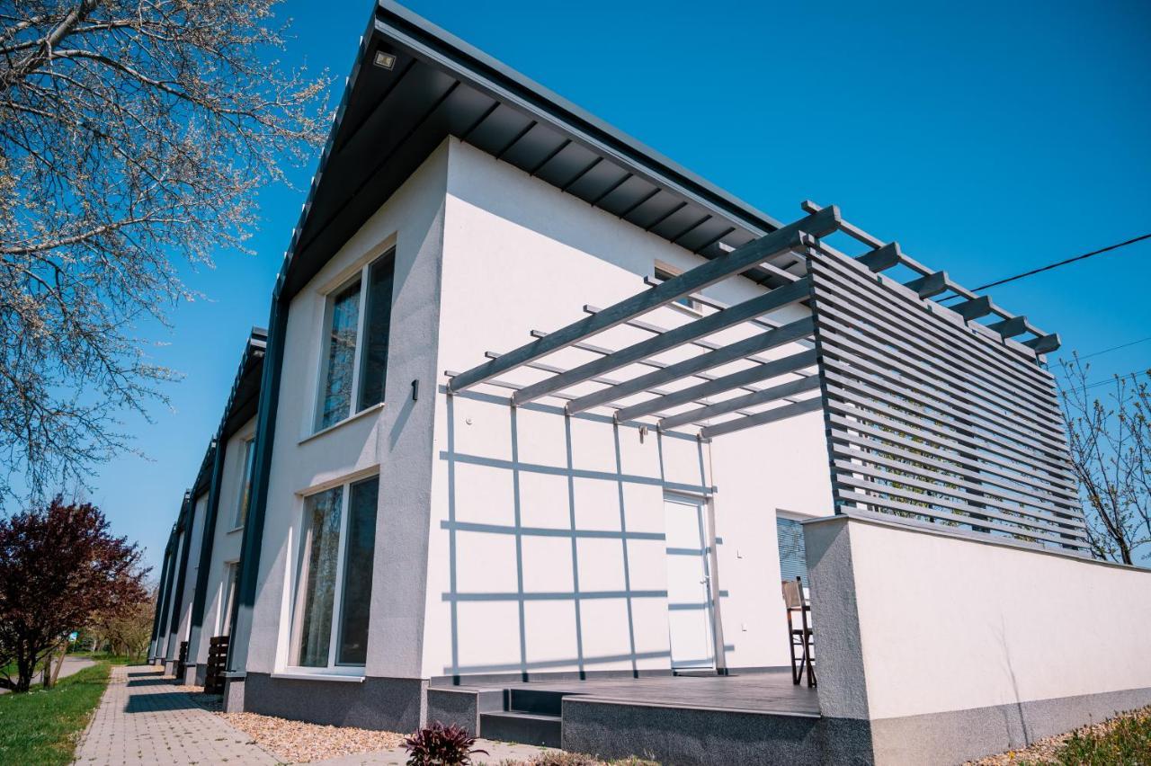 Sun City Vizisport Paradicsom Hodmezovasarhely Exterior photo